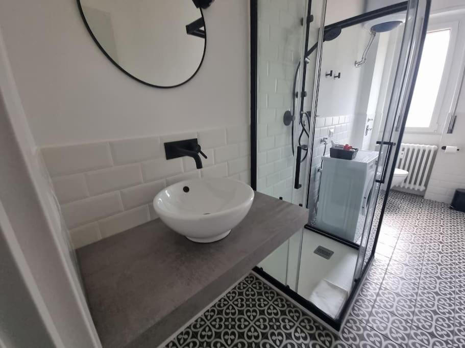 Milan New Apartment In Lively Central Area エクステリア 写真